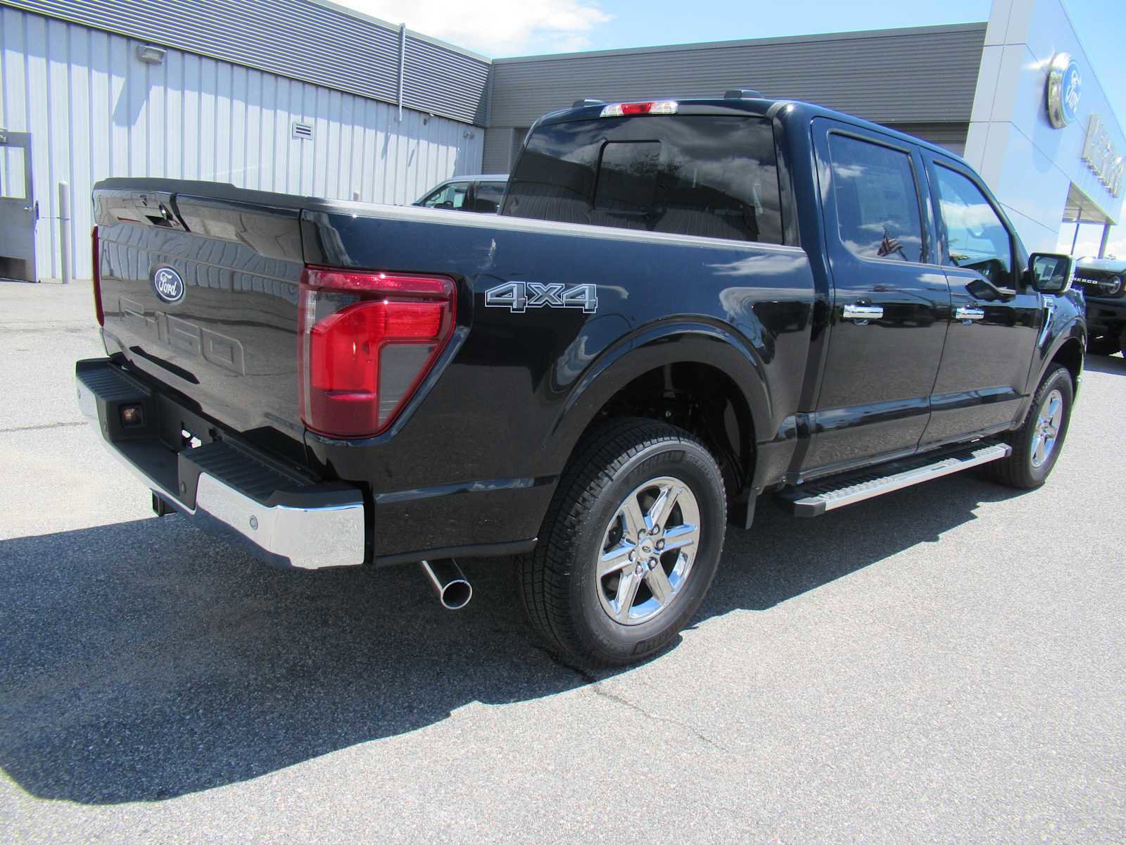 New 2025 Ford F150 XLT w/ Equipment Group 302A MID image 5