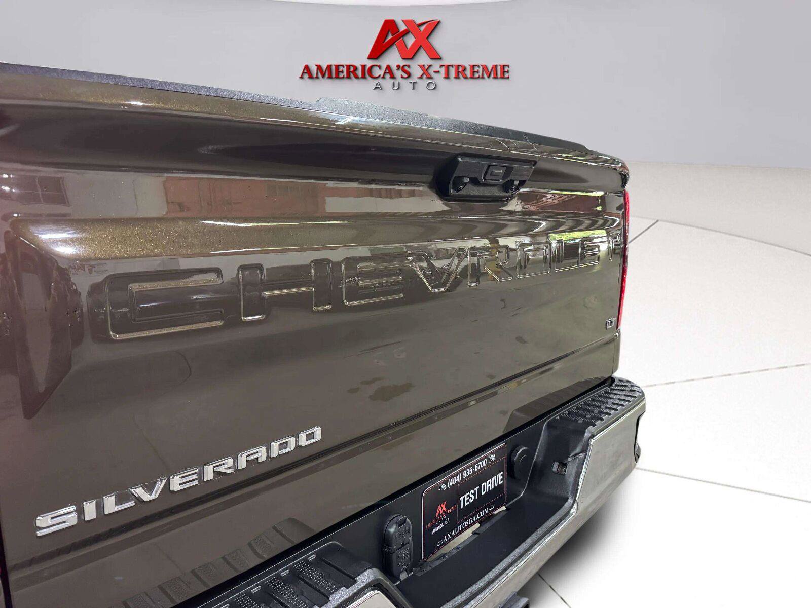 Used 2023 Chevrolet Silverado 1500 LT AWD/4WD image 16