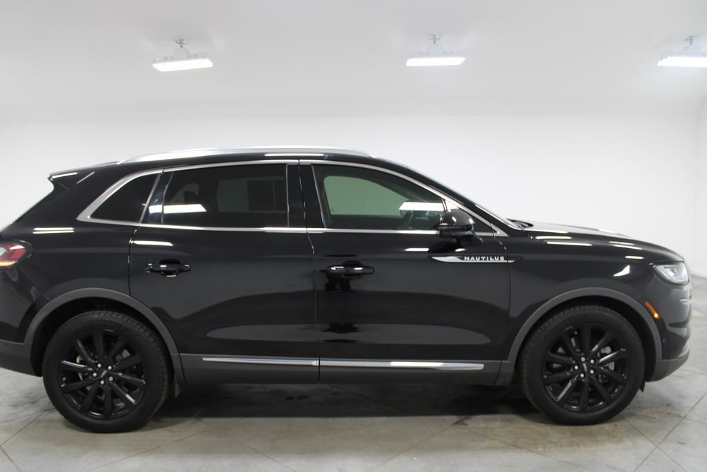 Used 2021 Lincoln Nautilus Reserve w/ Equipment Group 201A image 11