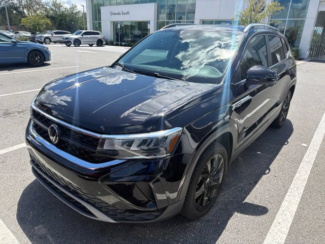 Certified 2023 Volkswagen Taos SE w/ Panoramic Sunroof Package