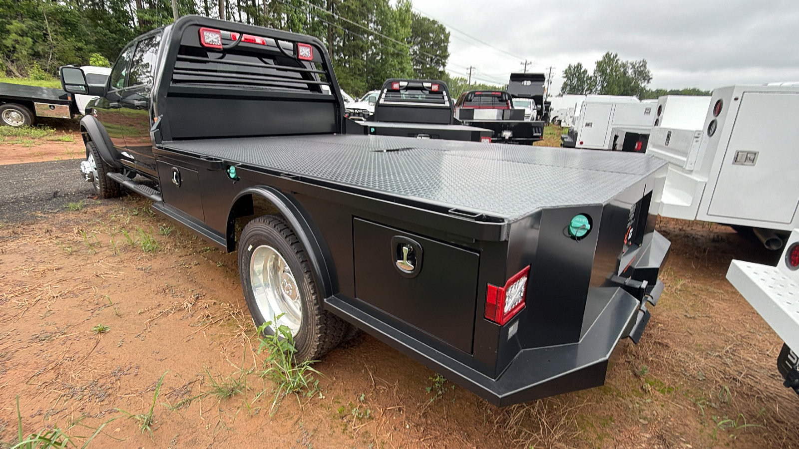 New 2026 RAM 5500 Tradesman w/ Chrome Appearance Group AWD/4WD image 8