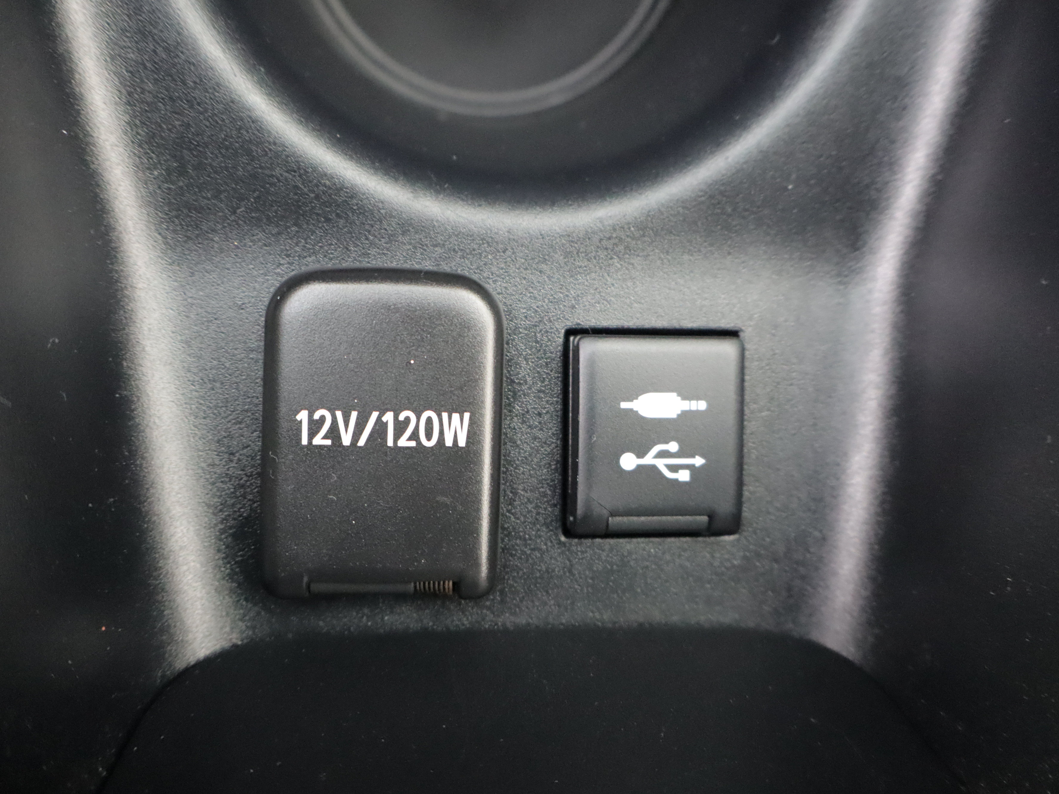 Used 2019 Toyota Prius AWD image 16