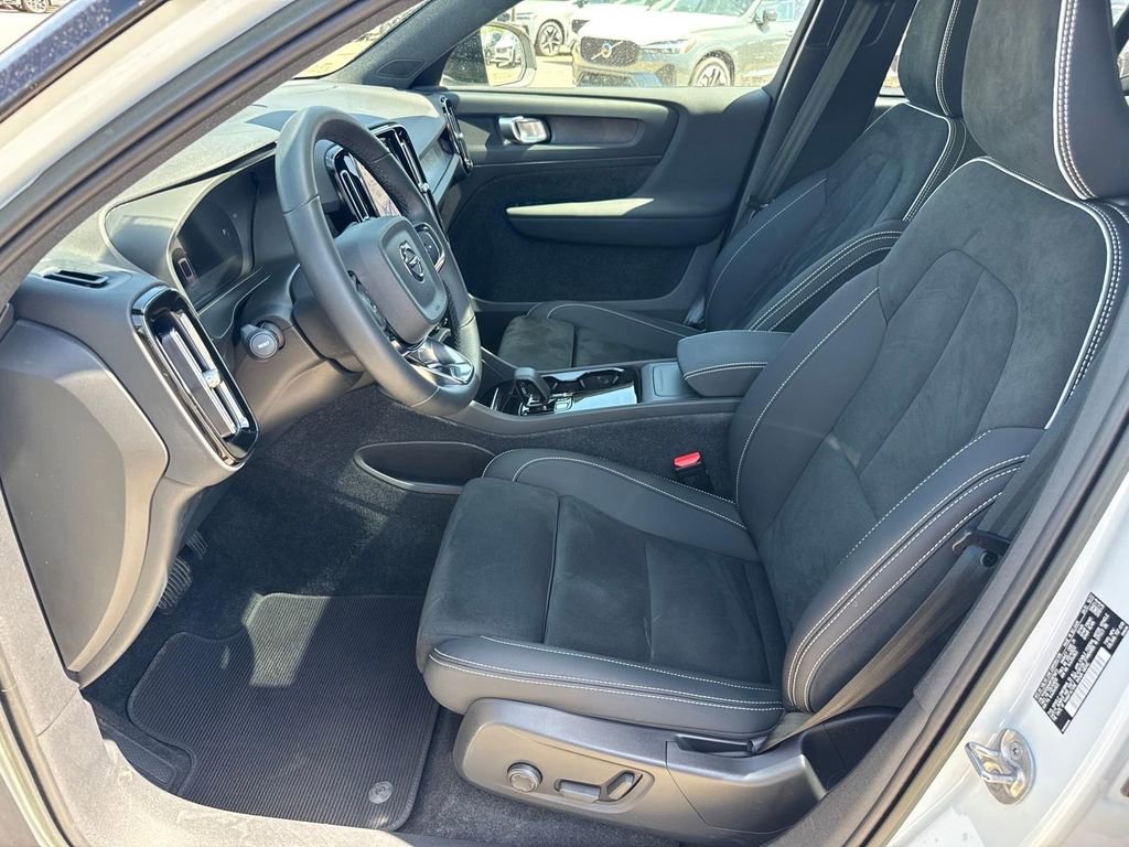 Certified 2023 Volvo XC40 Recharge Plus AWD/4WD image 8