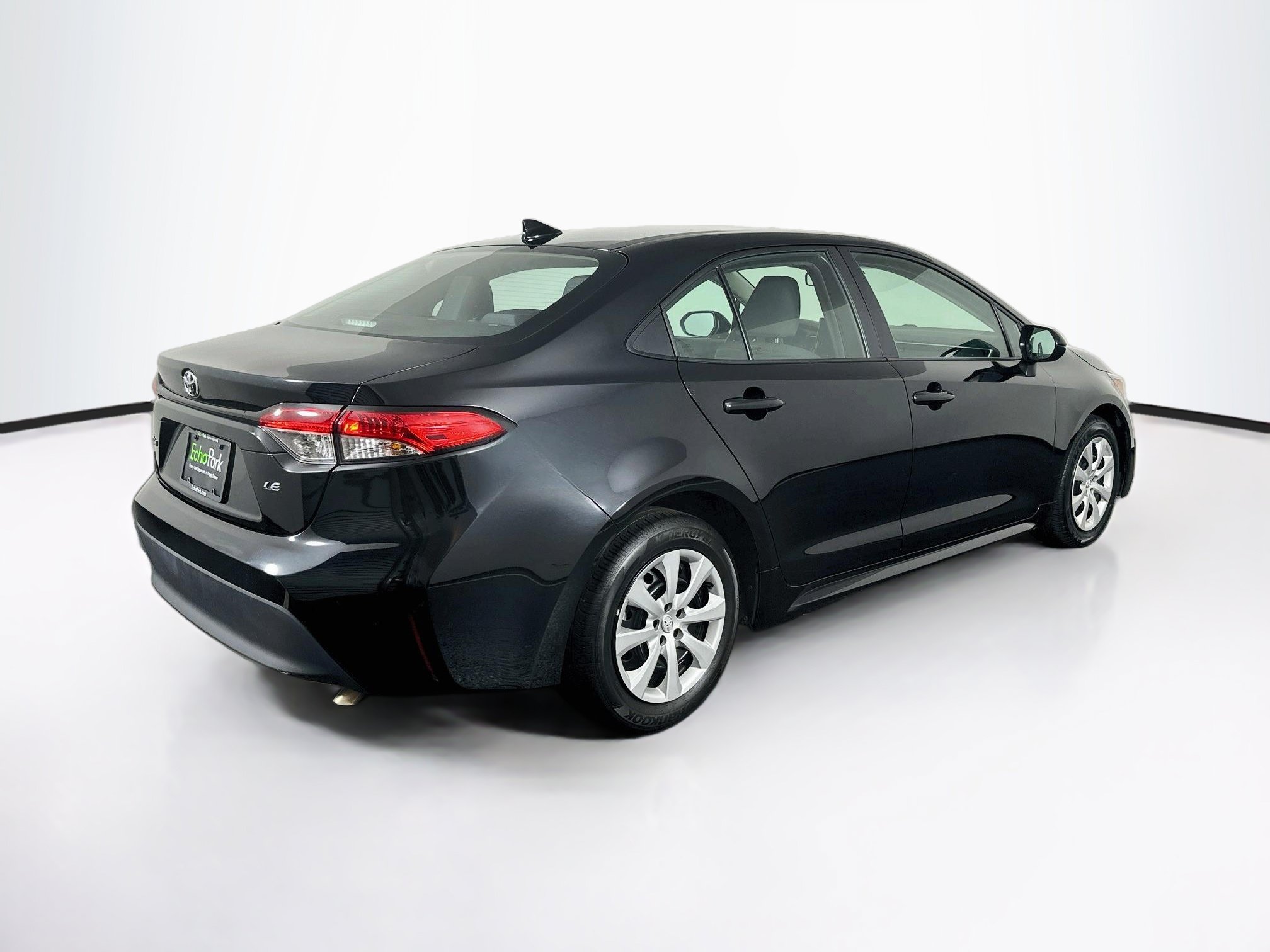 Used 2025 Toyota Corolla LE FWD image 9