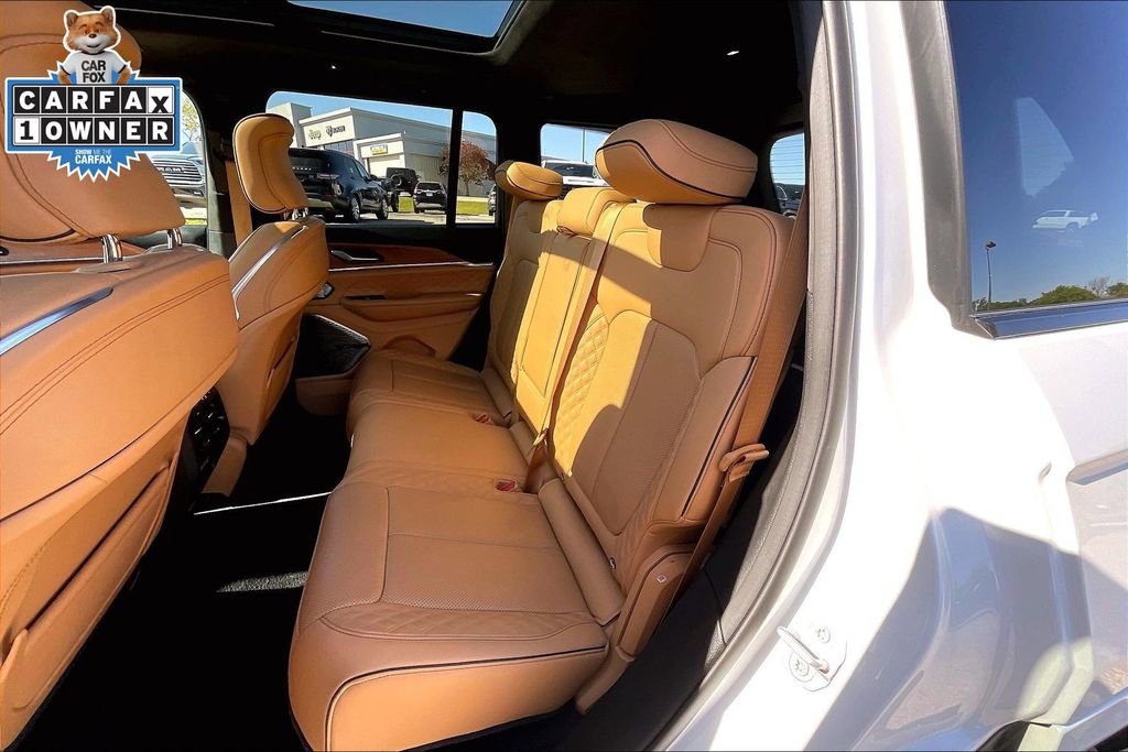 Used 2022 Jeep Grand Cherokee Summit AWD/4WD image 23