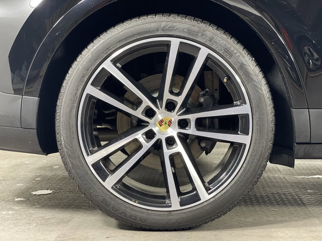 Certified 2024 Porsche Cayenne image 12