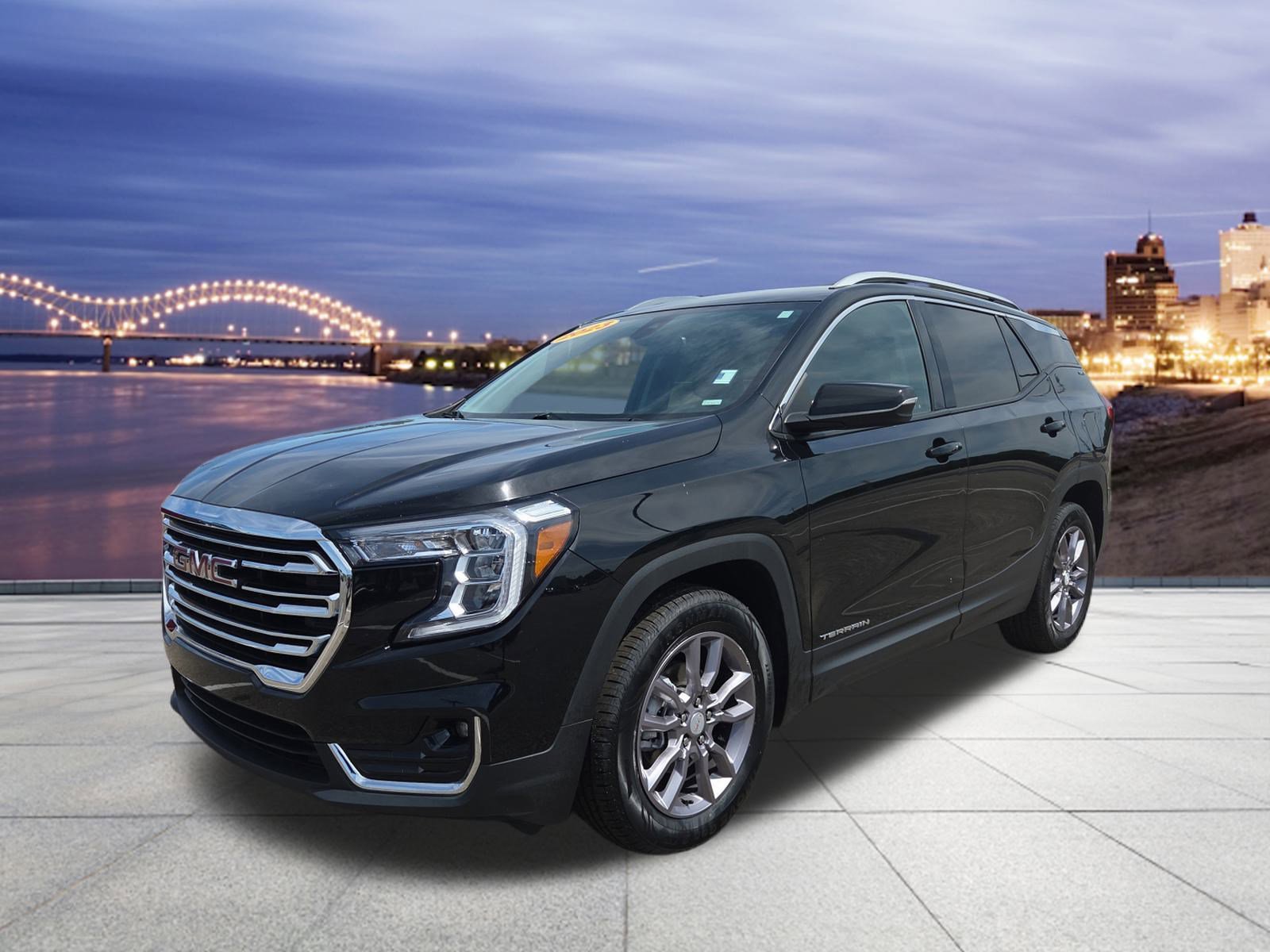 Used 2023 GMC Terrain SLT image 1