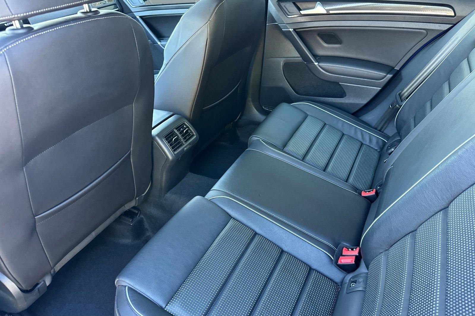 Used 2019 Volkswagen Golf R 4-Door image 27