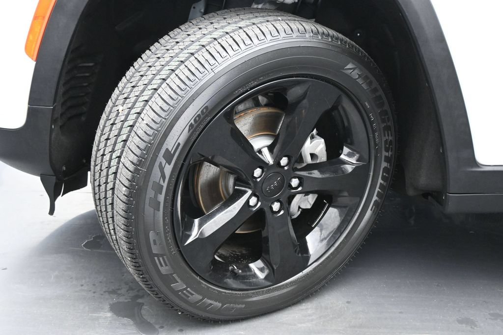 Used 2023 Jeep Grand Cherokee Altitude RWD image 22