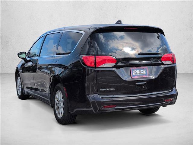 Used 2017 Chrysler Pacifica Touring image 9
