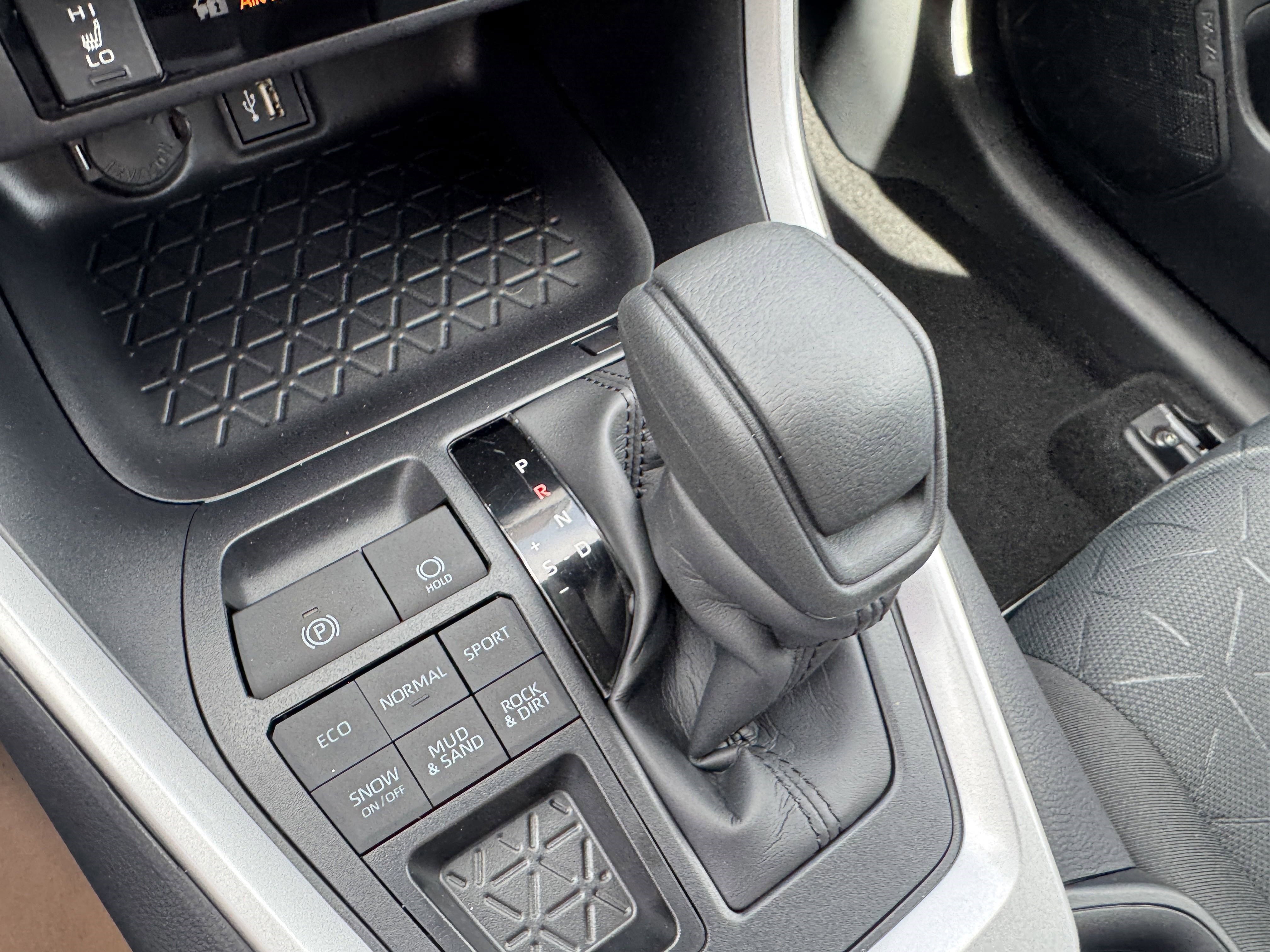 New 2025 Toyota RAV4 XLE image 31