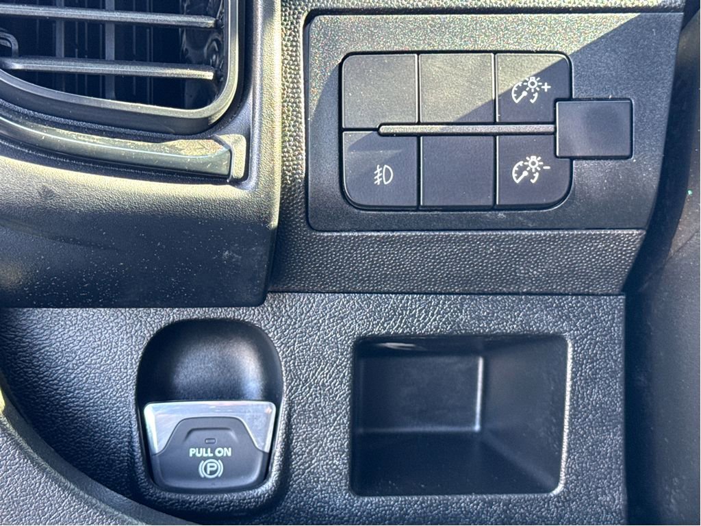 Used 2025 RAM ProMaster 2500 w/ Convenience Group image 13