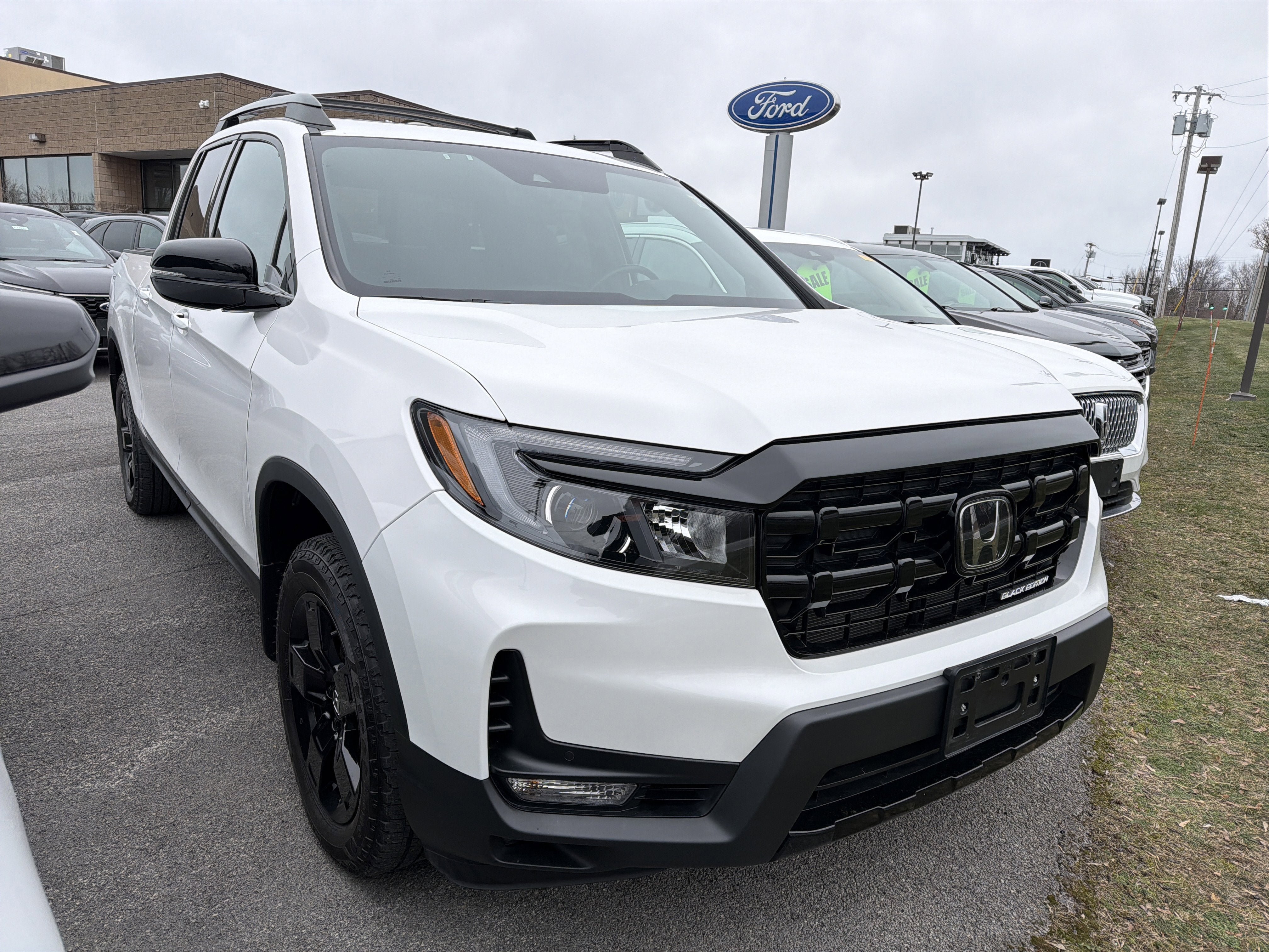 Used 2024 Honda Ridgeline Black Edition image 2