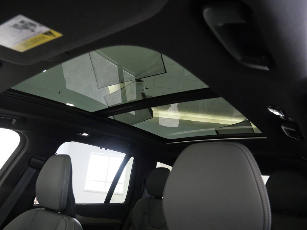 Used 2023 Volvo XC90 B6 Ultimate image 26