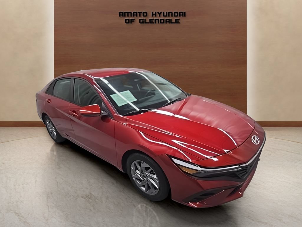 Used 2024 Hyundai Elantra SEL FWD image 8