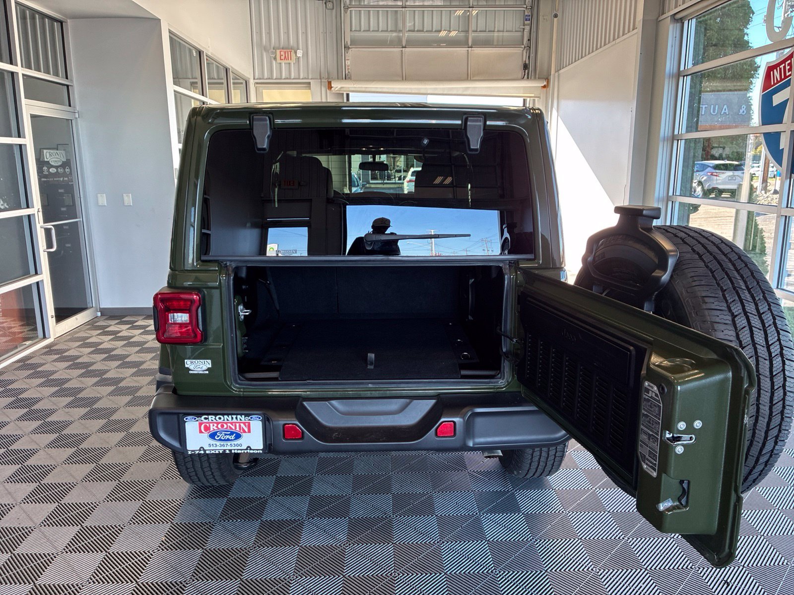 Used 2020 Jeep Wrangler Unlimited Sahara AWD/4WD image 11