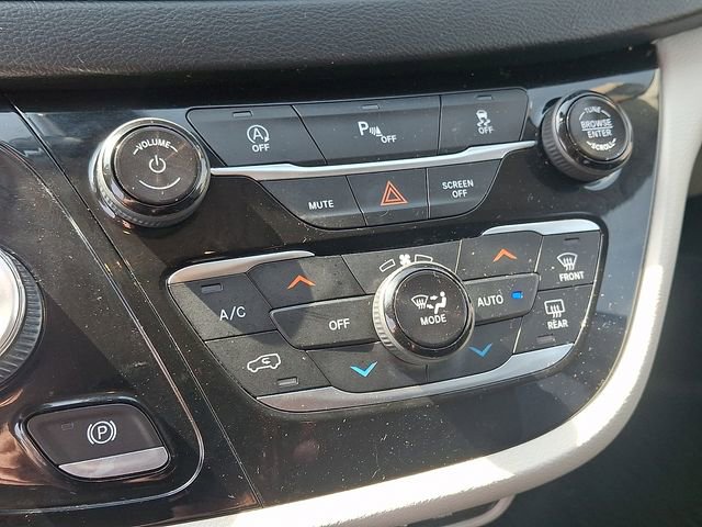 Used 2018 Chrysler Pacifica Touring-L image 13