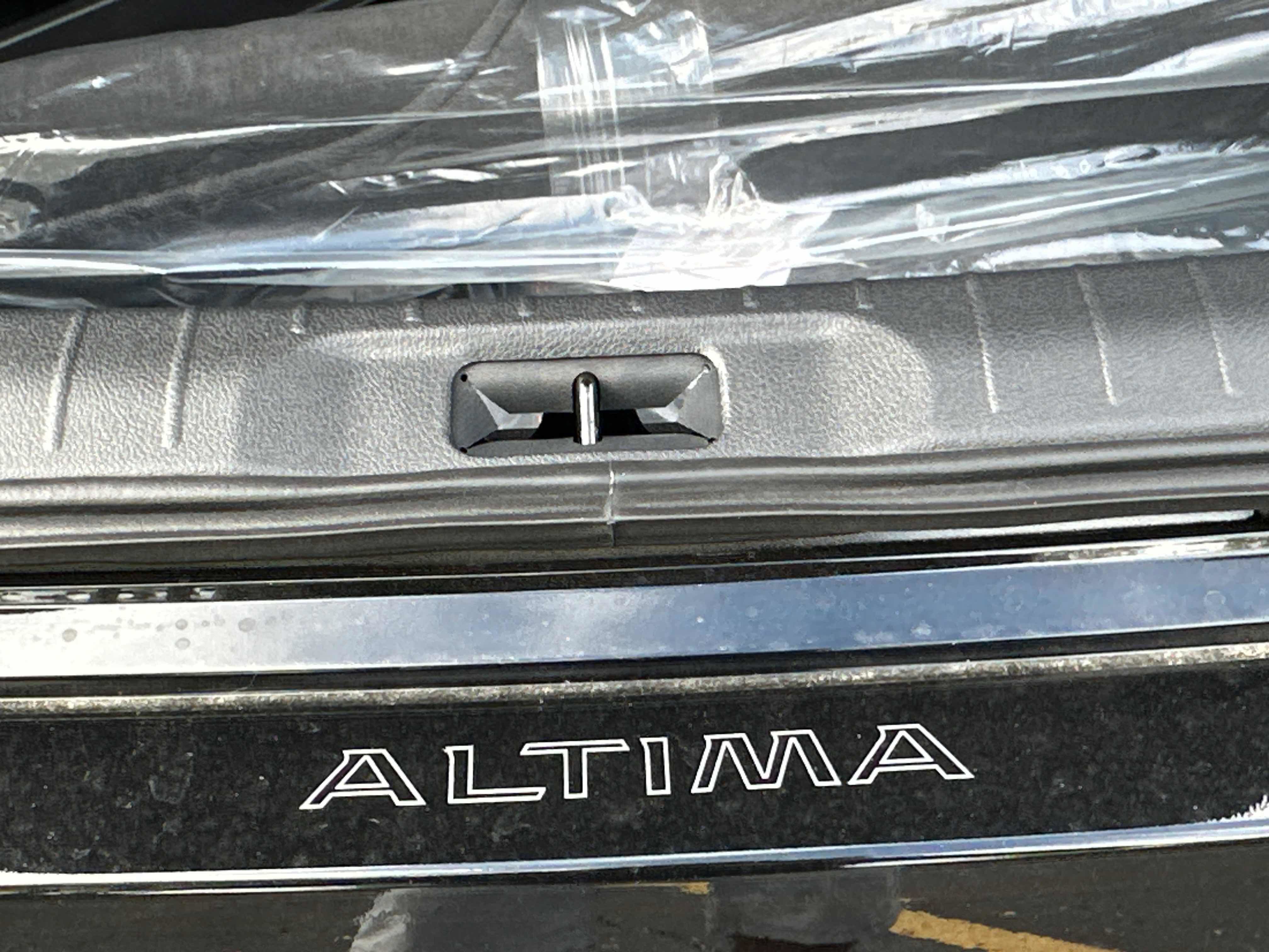 New 2025 Nissan Altima 2.5 SR w/ SR Premium Package image 16