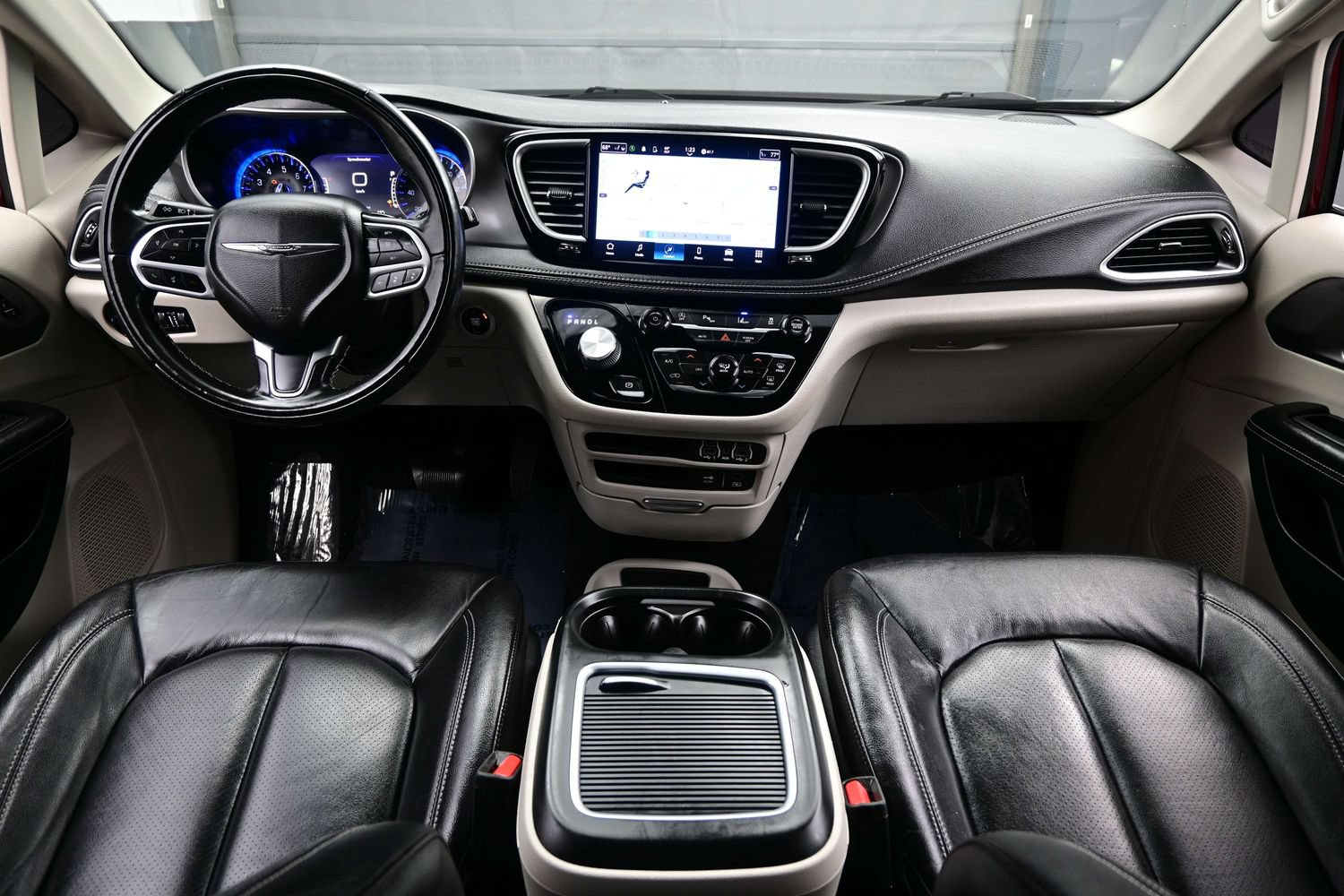 Used 2022 Chrysler Pacifica Touring-L AWD/4WD image 21