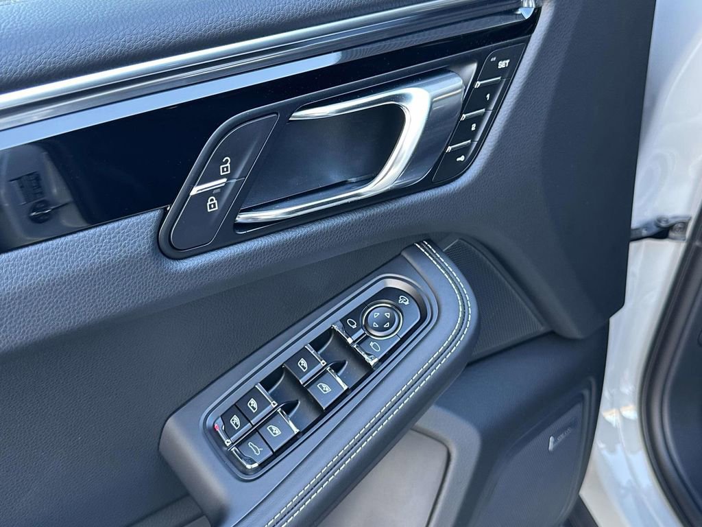 New 2026 Porsche Macan S image 19