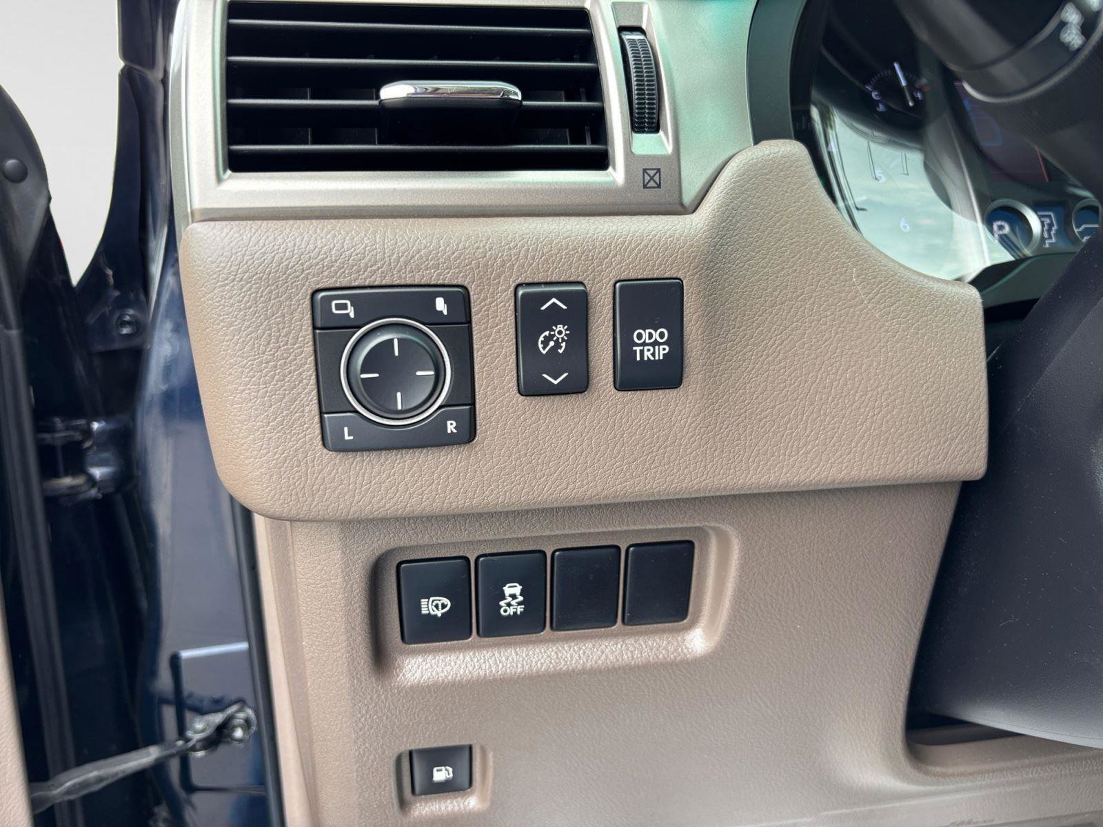 Used 2017 Lexus GX 460 Premium AWD/4WD image 30