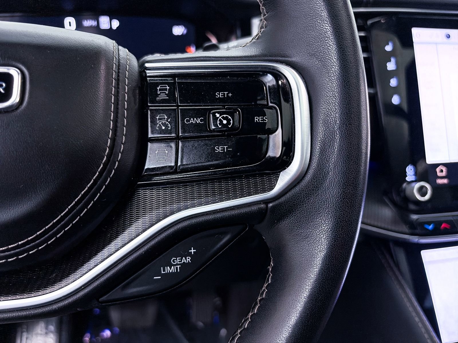 Used 2024 Jeep Grand Wagoneer L Series II w/ Quick Order Packagew 28T image 38