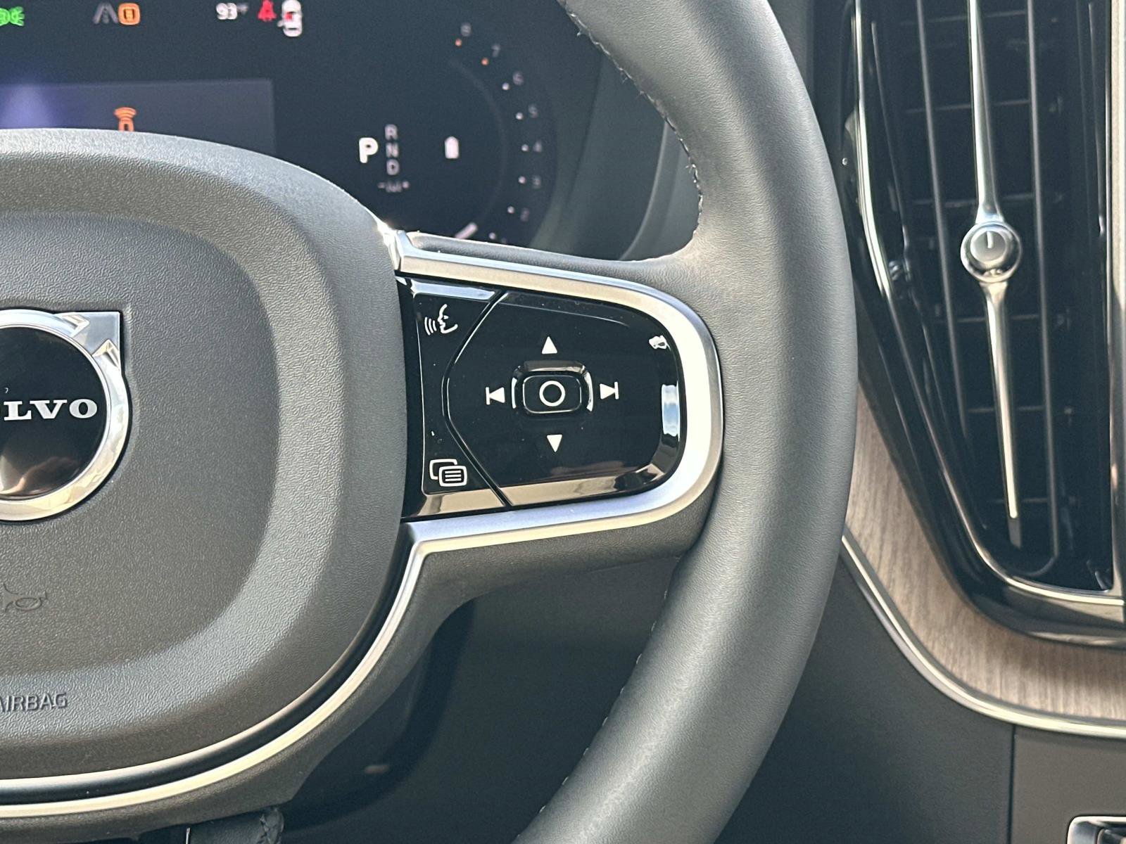 New 2026 Volvo XC60 B5 Plus w/ Climate Package AWD/4WD image 9