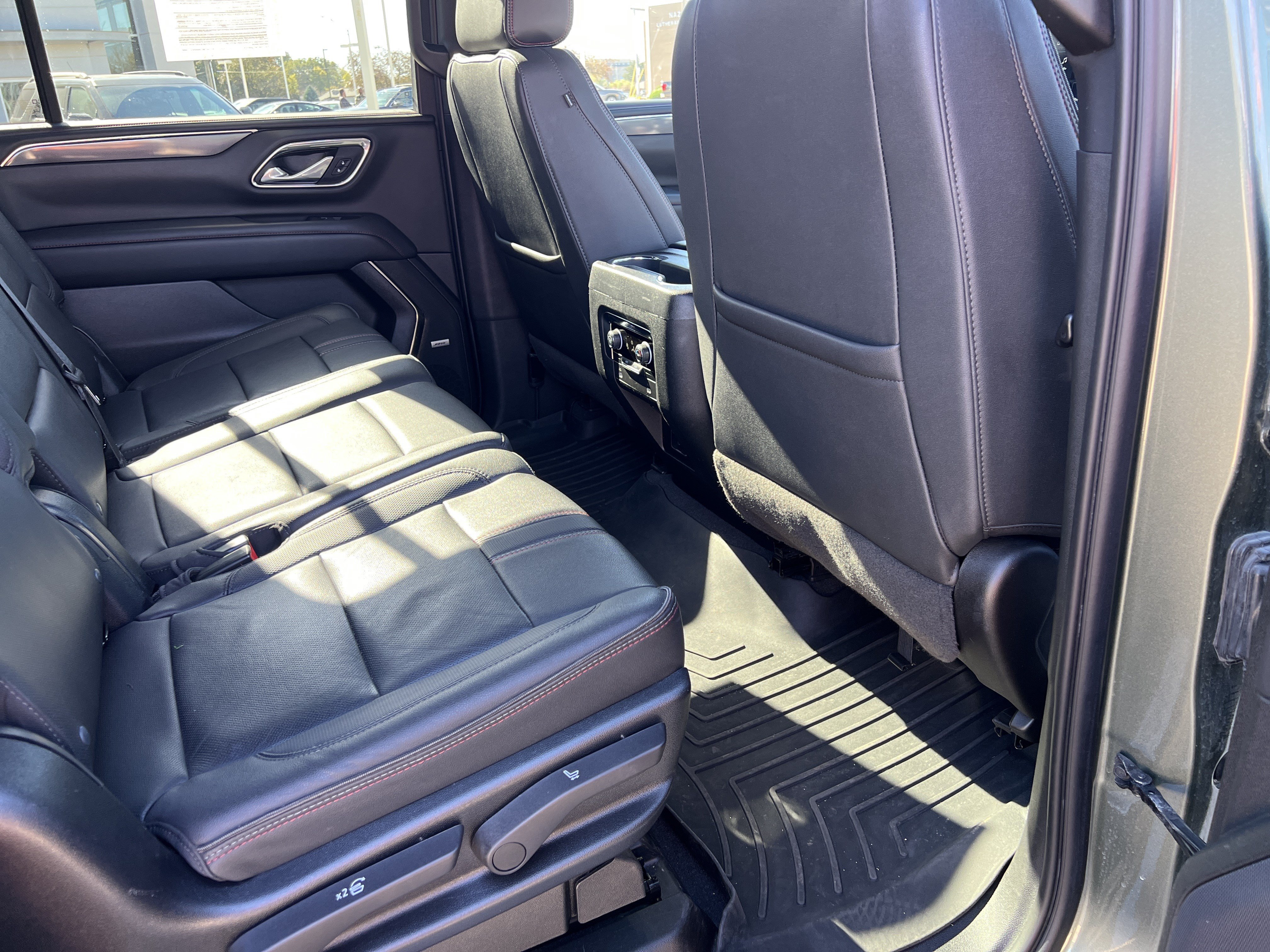 Used 2023 Chevrolet Suburban RST AWD/4WD image 13