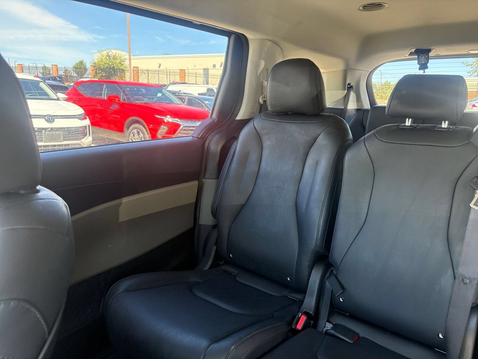 Used 2026 Kia Carnival FWD image 34