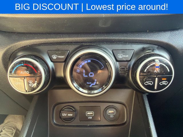 Used 2021 Hyundai Venue SEL FWD image 28