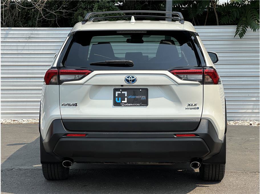 Used 2021 Toyota RAV4 XLE Premium AWD/4WD image 11