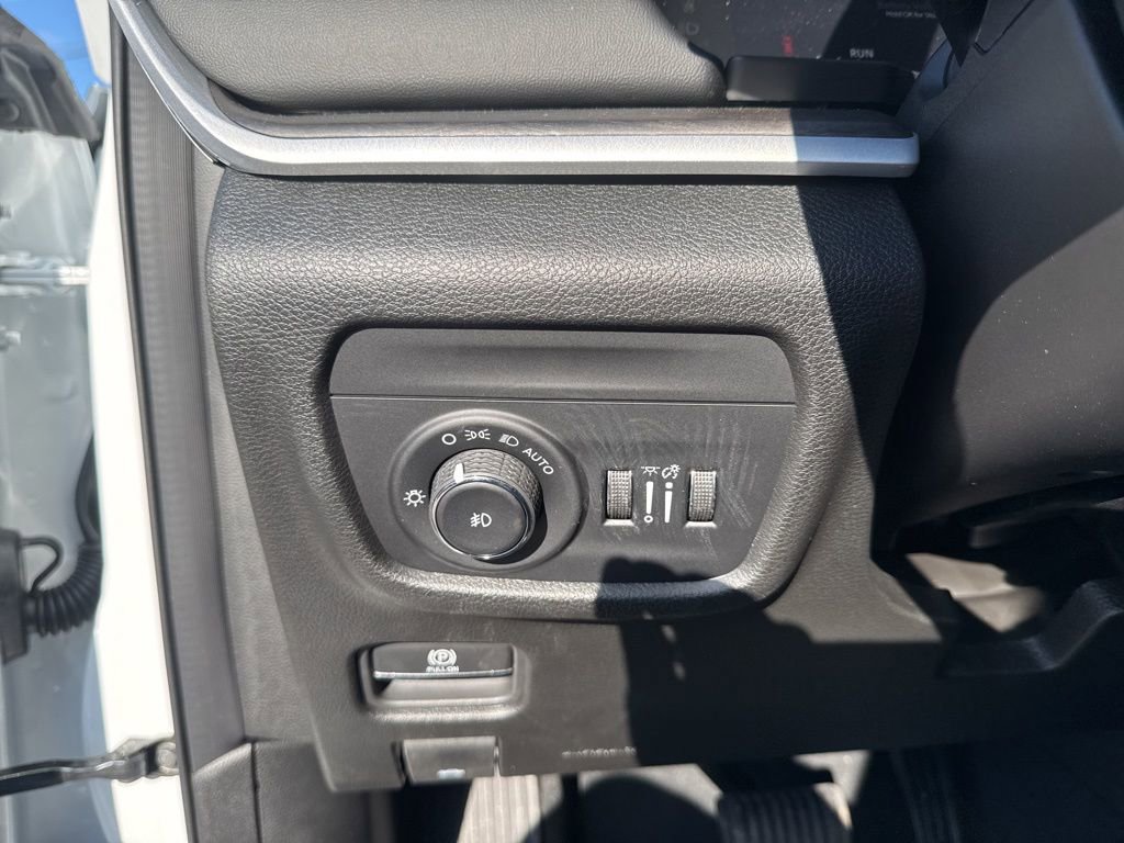 New 2026 Jeep Grand Cherokee L Limited image 17