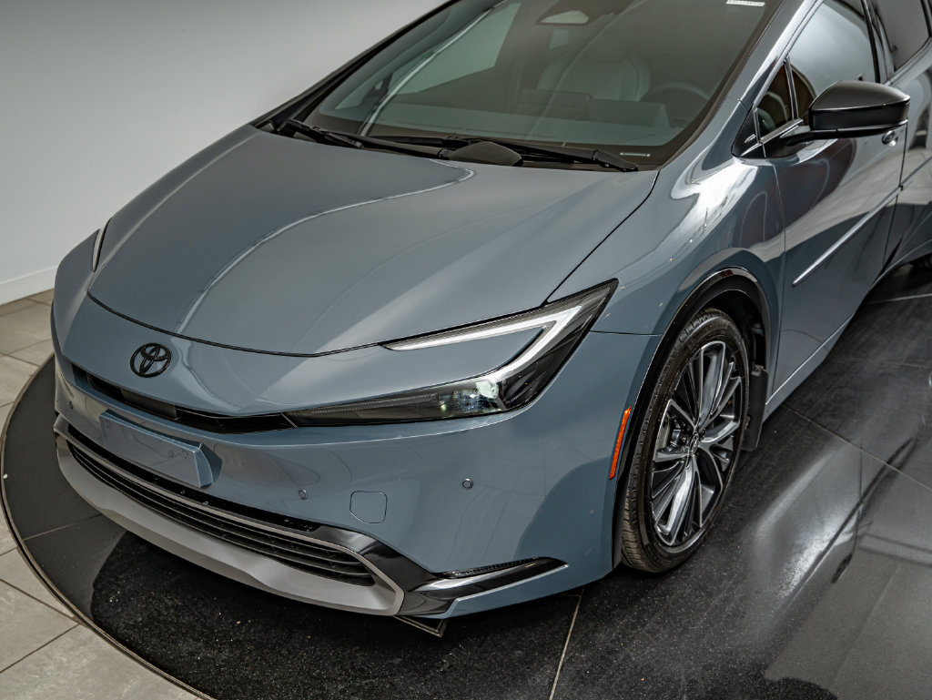 Used 2024 Toyota Prius XLE FWD image 14