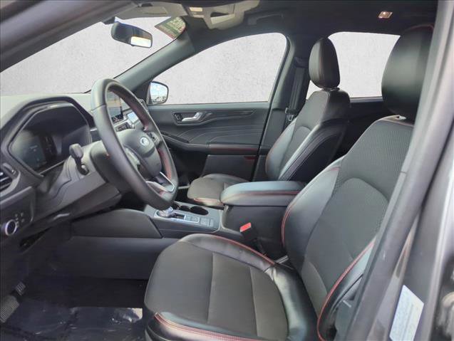 Used 2025 Ford Escape ST-Line FWD image 14