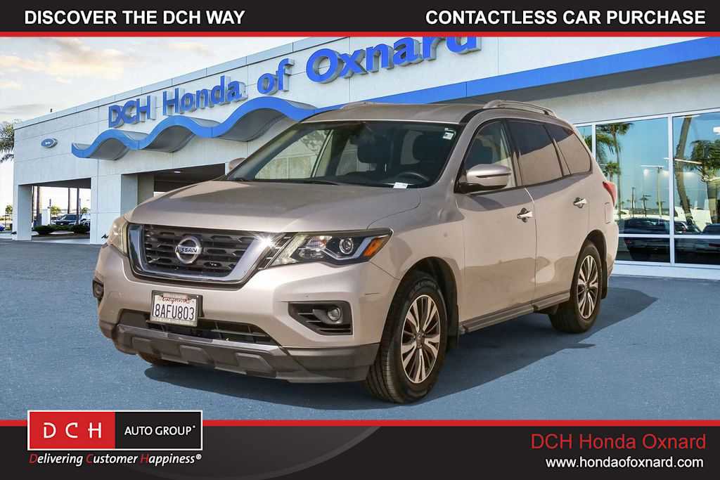 Used 2017 Nissan Pathfinder S image 1