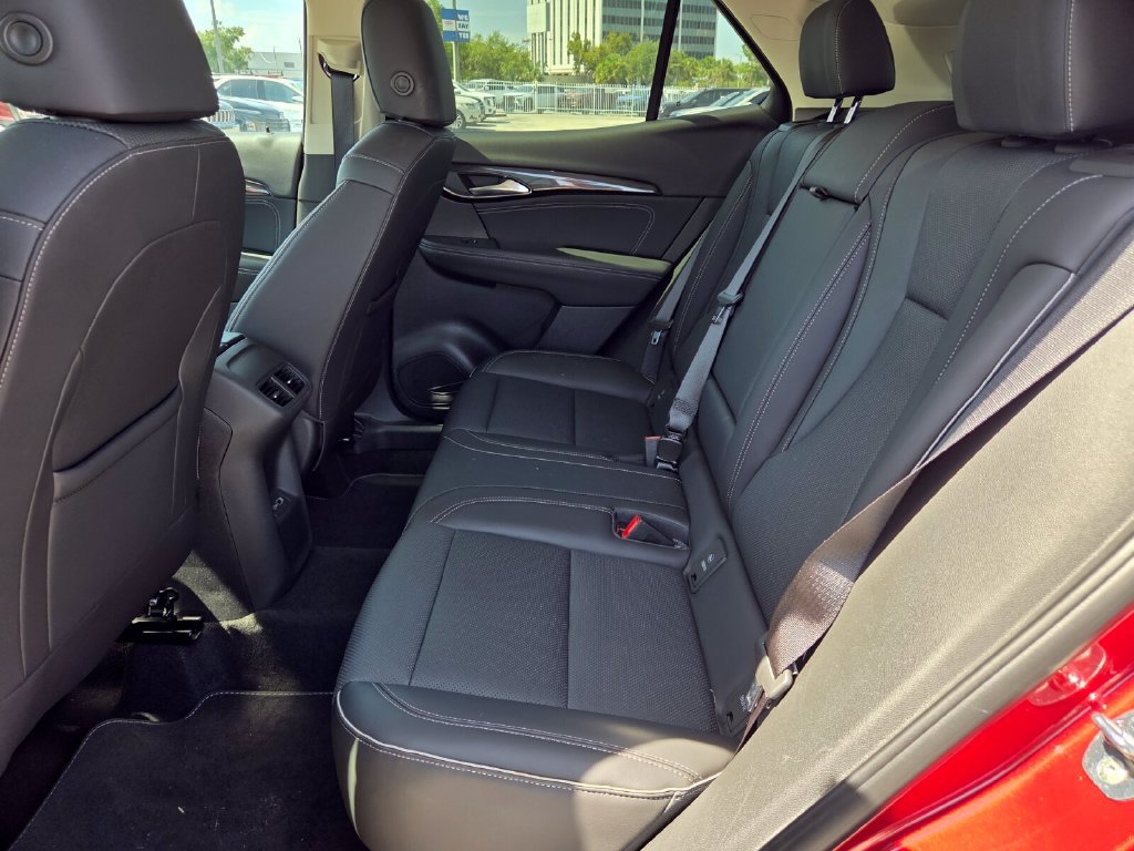 Used 2023 Buick Envision Essence AWD/4WD image 6