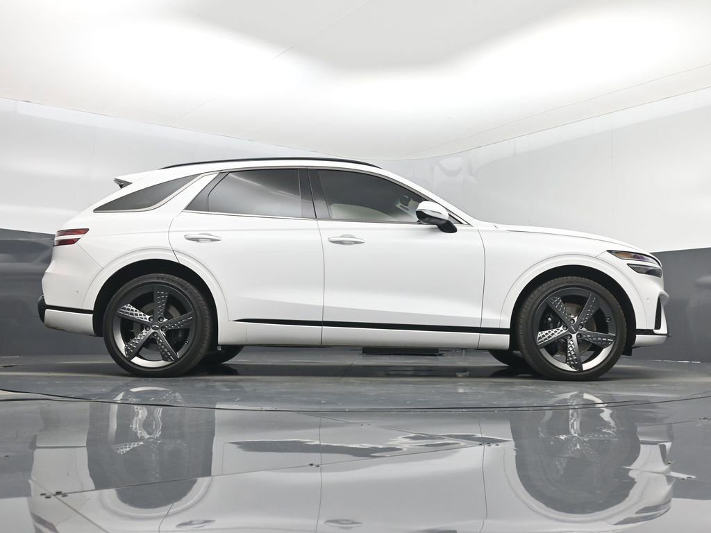 Used 2025 Genesis GV70 3.5T Sport w/ Sport Prestige Package image 16