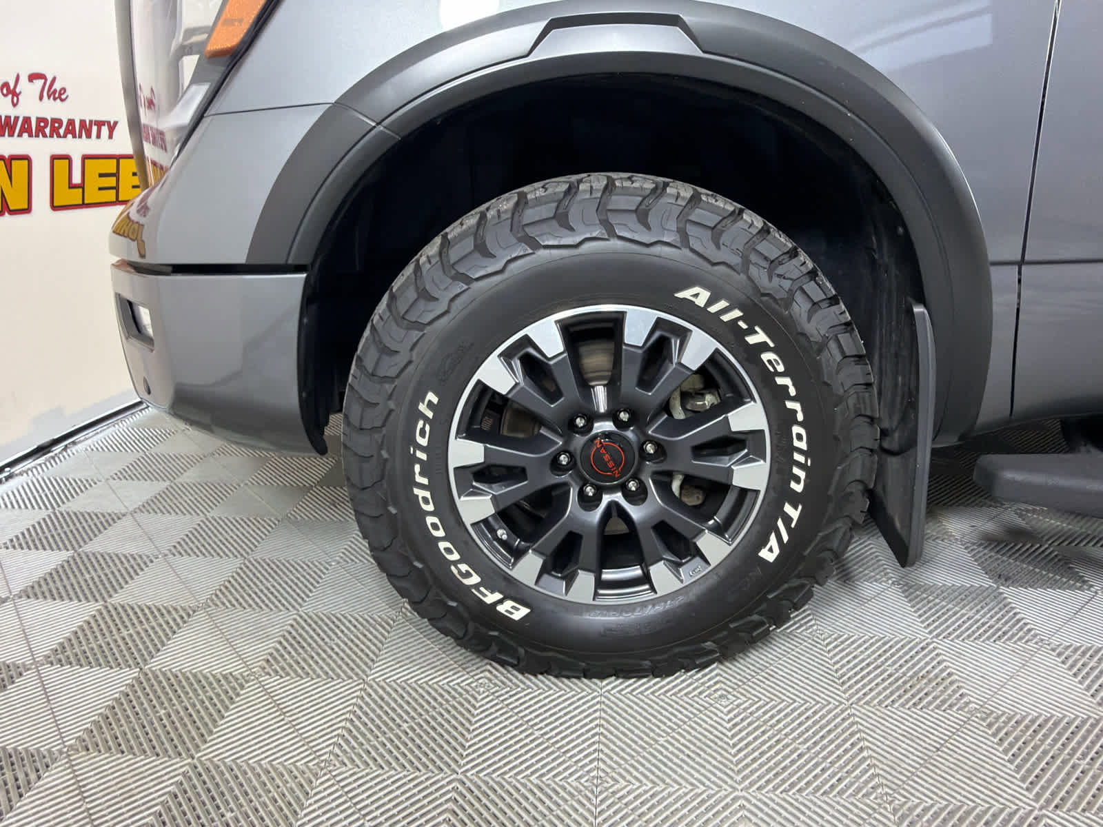 Used 2024 Nissan Titan PRO-4X w/ Pro-4x Convenience Package image 10