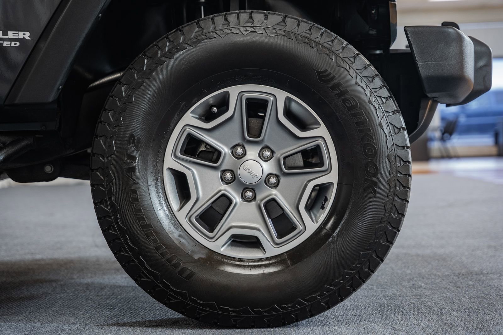 Used 2017 Jeep Wrangler Unlimited Rubicon w/ Connectivity Group image 23