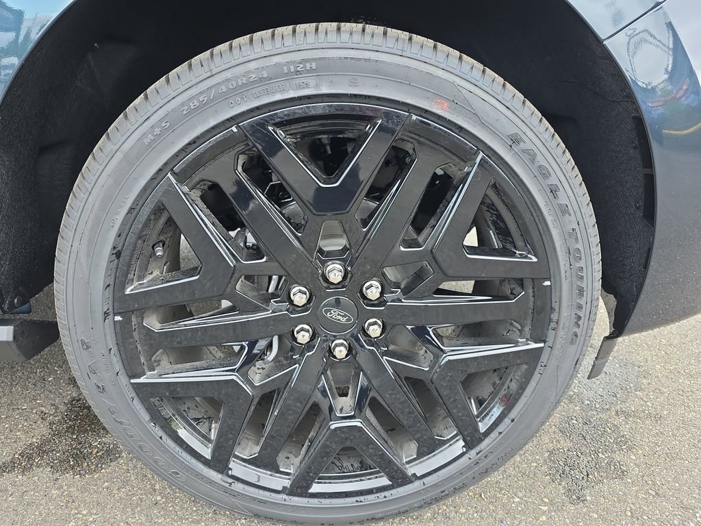 New 2026 Ford Expedition Max Platinum w/ Stealth Performance Package AWD/4WD image 31