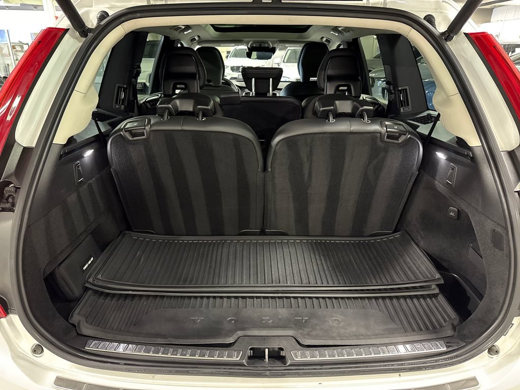 Used 2022 Volvo XC90 T5 Momentum w/ Climate Package AWD/4WD image 26