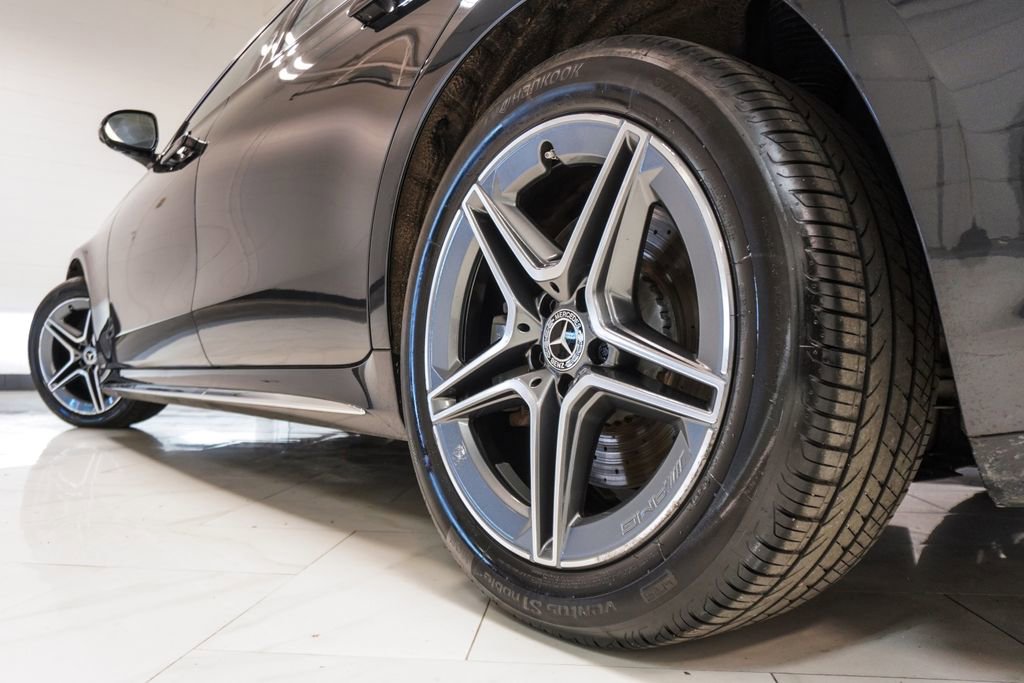 Used 2022 Mercedes-Benz S 500 4MATIC w/ AMG Line Package image 36