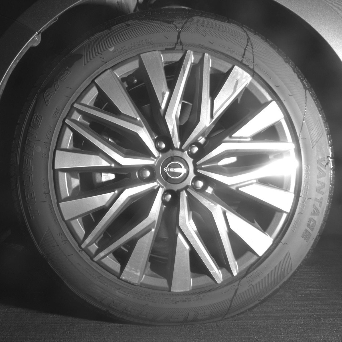 Used 2025 Nissan Altima 2.5 SV FWD image 12