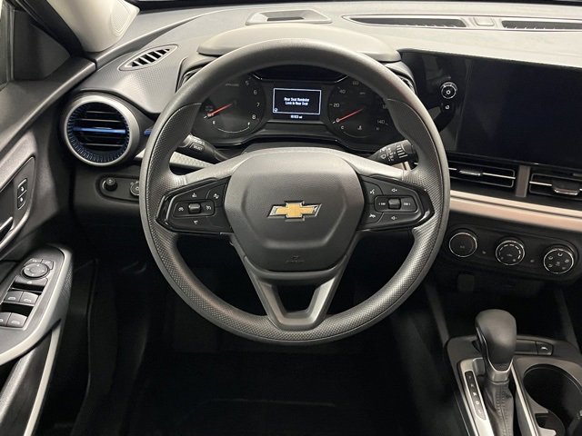 Used 2025 Chevrolet Trax LS w/ LS Convenience Package image 14