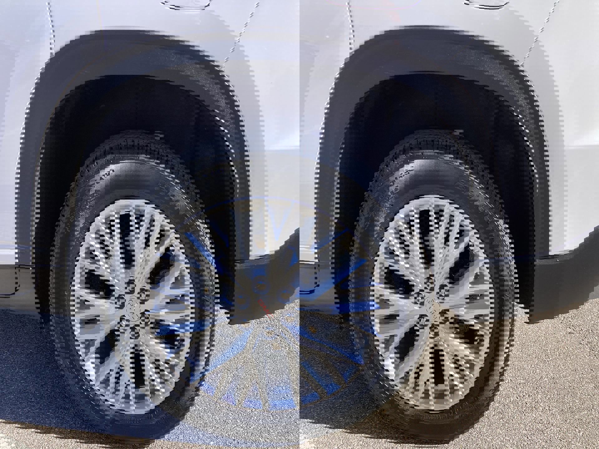 Used 2024 GMC Acadia Elevation image 19