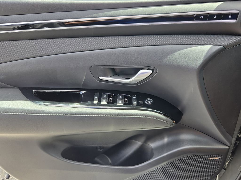 Certified 2024 Hyundai Tucson Limited FWD image 31