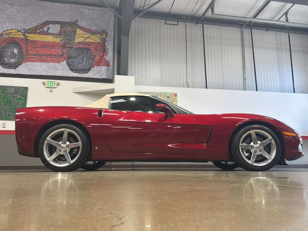 Used 2006 Chevrolet Corvette Convertible w/ Preferred Equipment Group RWD image 3
