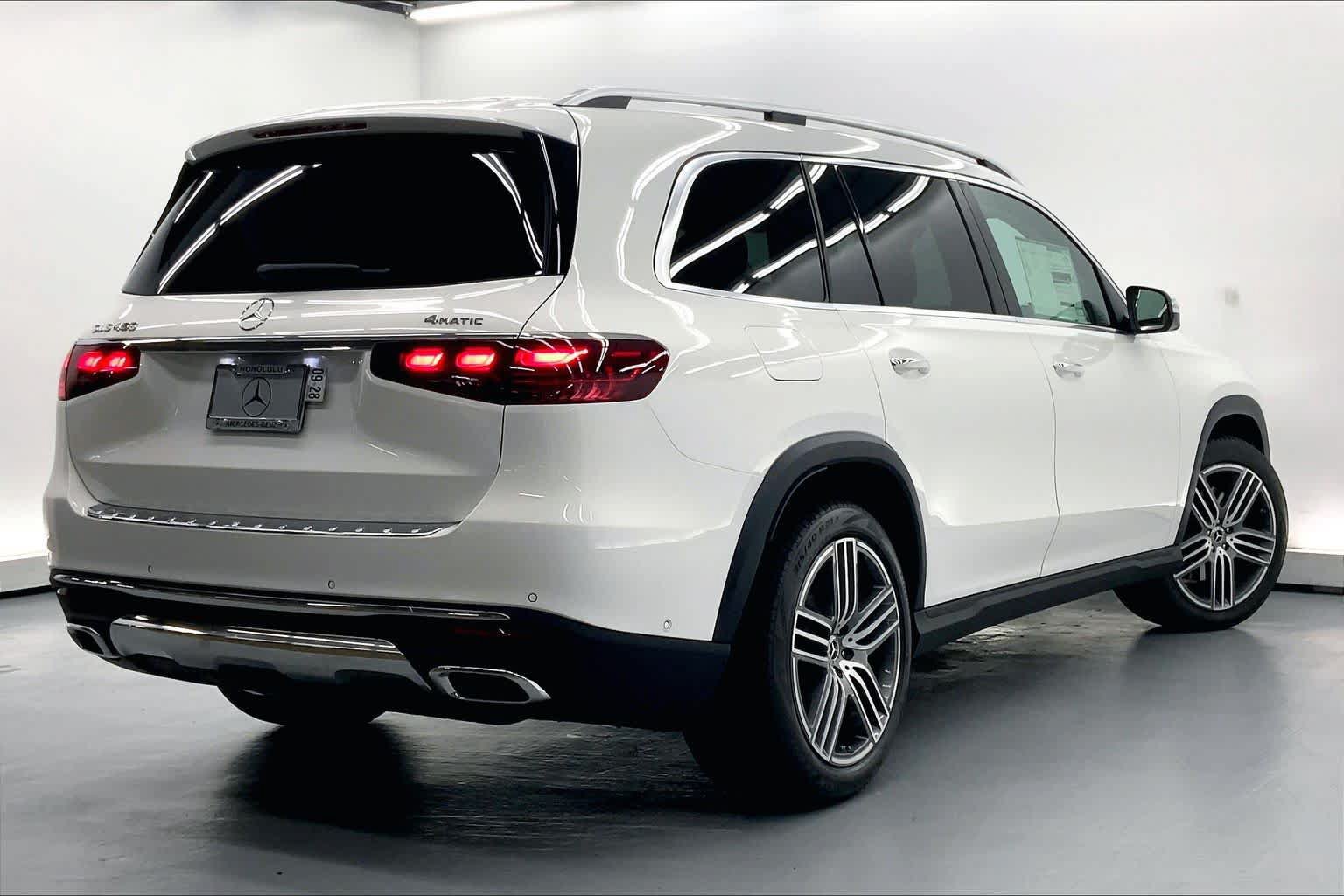 New 2026 Mercedes-Benz GLS 450 4MATIC image 8