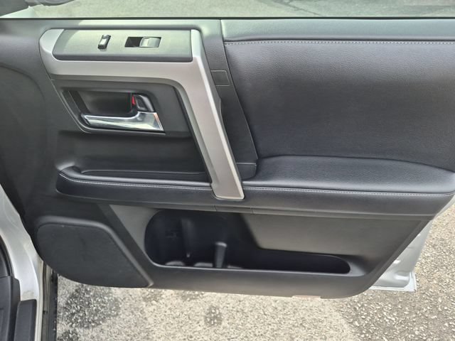 Used 2017 Toyota 4Runner SR5 RWD image 34