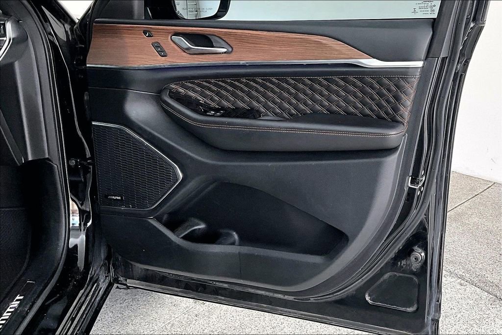 Used 2021 Jeep Grand Cherokee L Summit w/ Luxury Tech Group V image 25